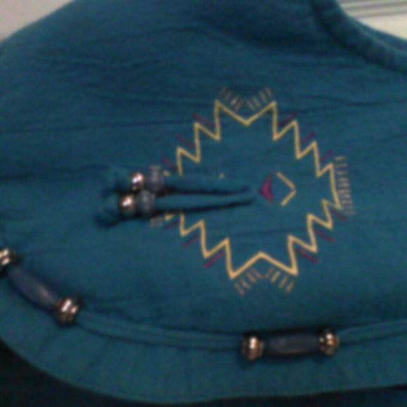 Two piece short set - Picture 2 of 4